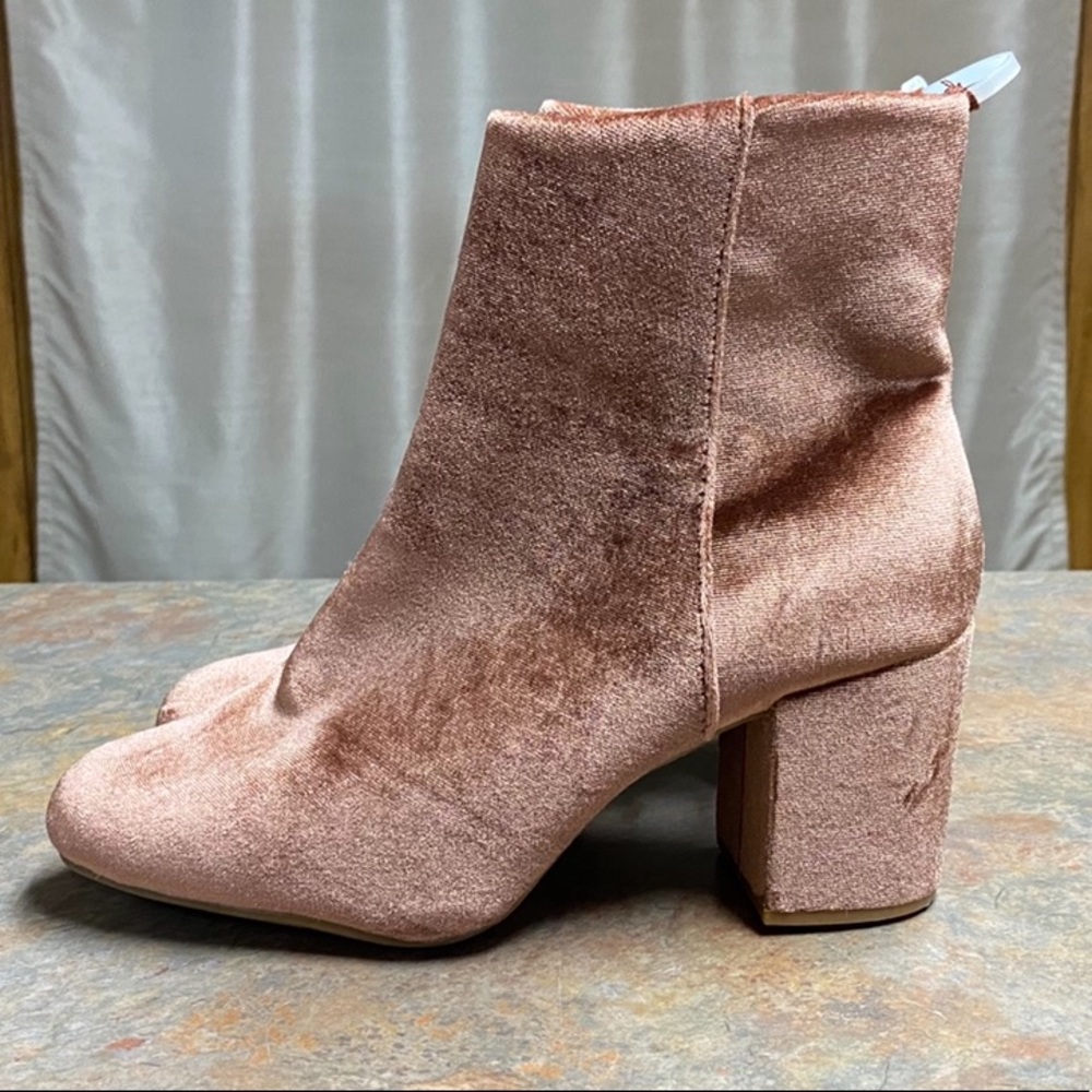 Sz 8 Old Navy Pink Velvet Velour High Heel Boots